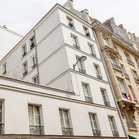 11 - Studio Design Champs Elysees Apartment *