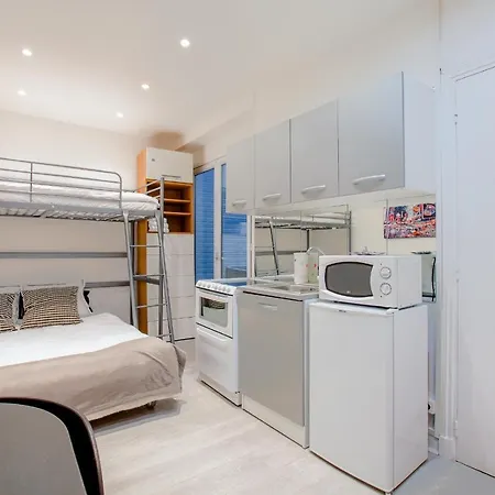 11 - Studio Design Champs Elysees Apartment *