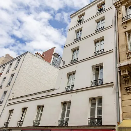 11 - Studio Design Champs Elysees Apartment *